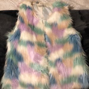 Groovy faux fur vest ⚡️